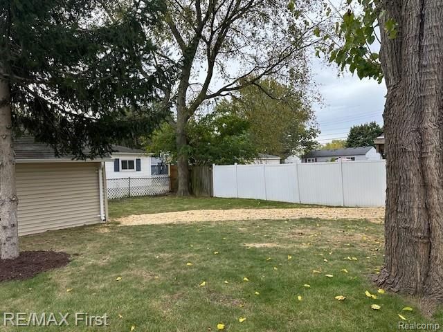 35487 Glover Street, Wayne, MI 48184