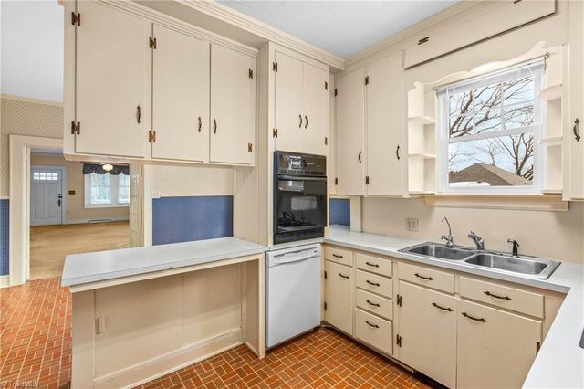 4450 Rock Hill Road, Pfafftown, NC 27040