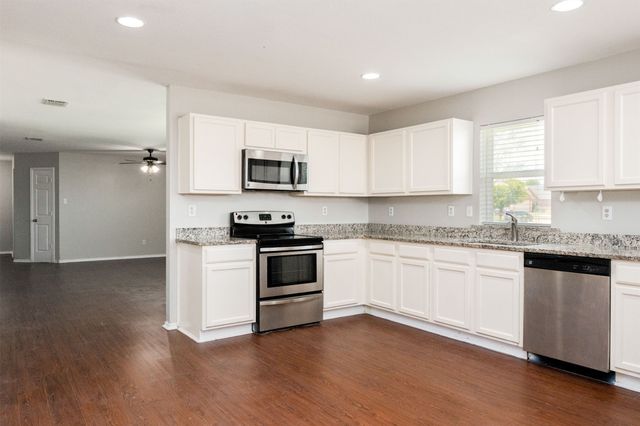 806 White Fields Way, Arlington, TX 76002