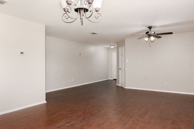 806 White Fields Way, Arlington, TX 76002