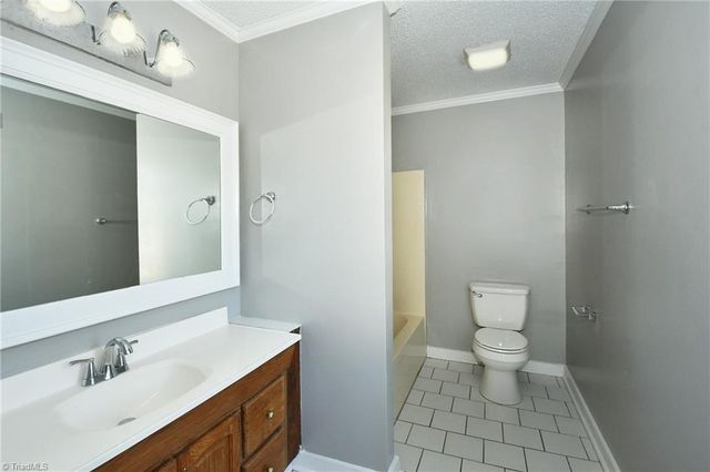 130 Sir Patricks Court, Clemmons, NC 27012