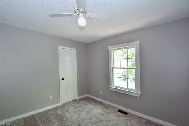 130 Sir Patricks Court, Clemmons, NC 27012