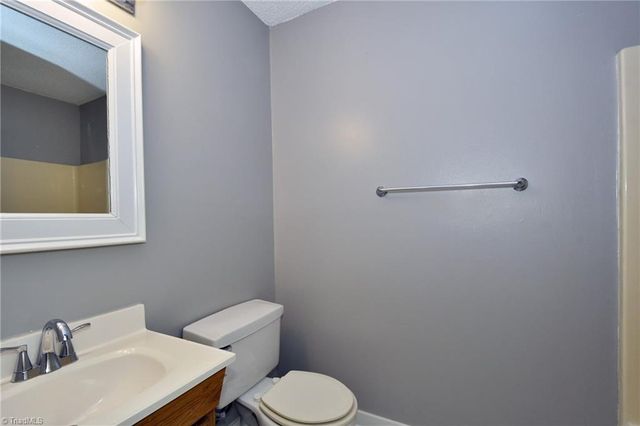 130 Sir Patricks Court, Clemmons, NC 27012