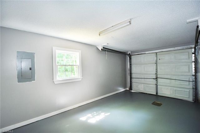 130 Sir Patricks Court, Clemmons, NC 27012