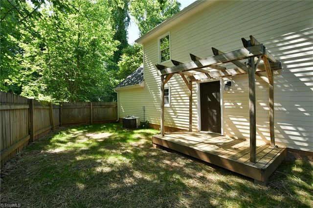 130 Sir Patricks Court, Clemmons, NC 27012