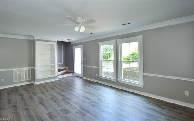 130 Sir Patricks Court, Clemmons, NC 27012