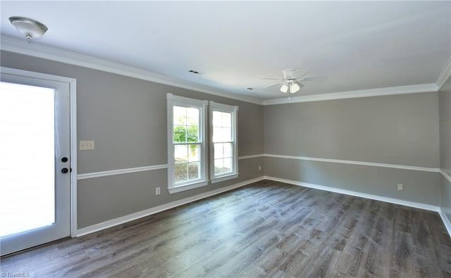 130 Sir Patricks Court, Clemmons, NC 27012