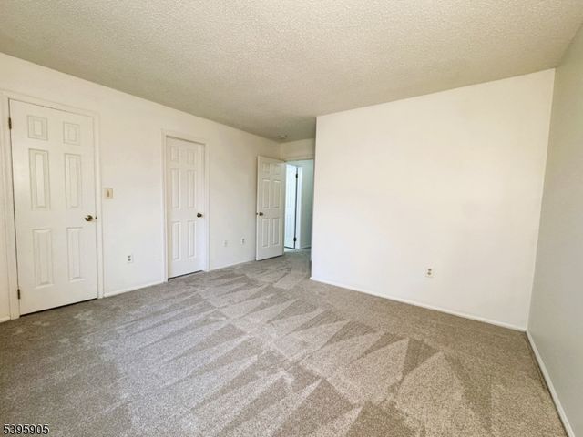 1 Lyon Ln 1, Franklin Twp., NJ 08823