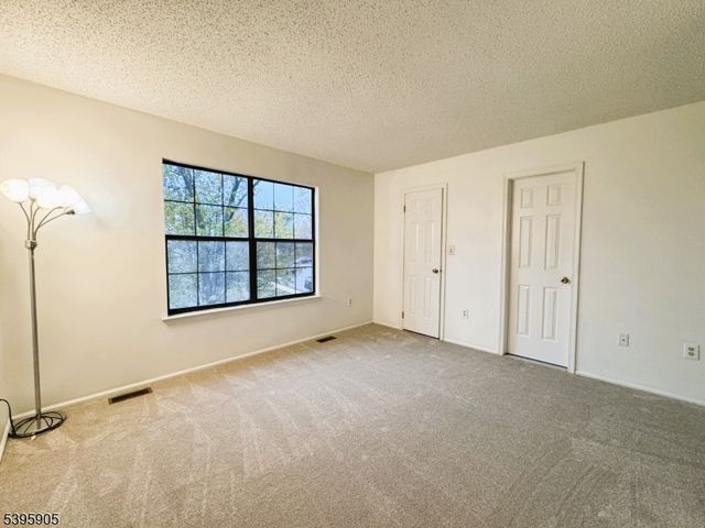 1 Lyon Ln 1, Franklin Twp., NJ 08823