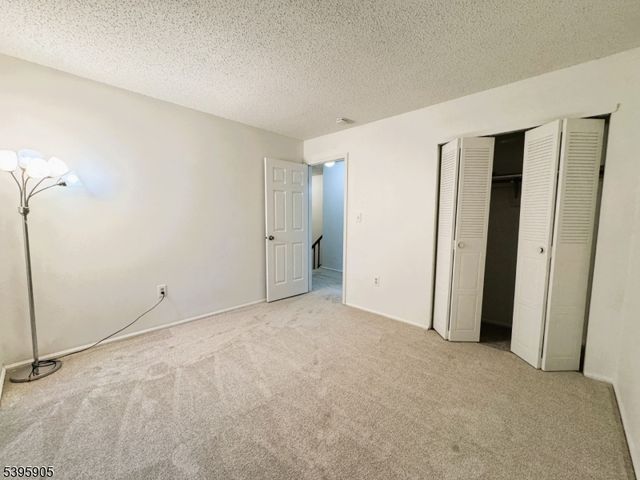 1 Lyon Ln 1, Franklin Twp., NJ 08823