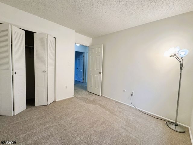 1 Lyon Ln 1, Franklin Twp., NJ 08823