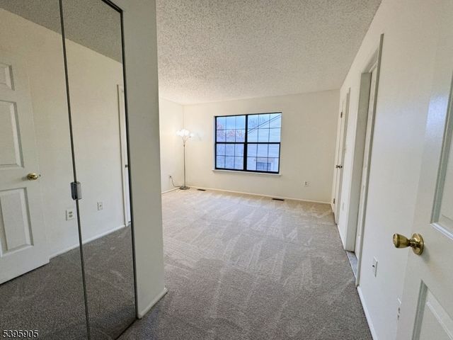 1 Lyon Ln 1, Franklin Twp., NJ 08823