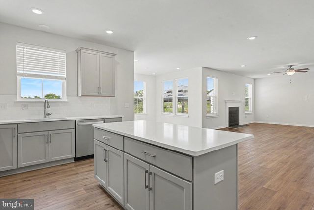 1165 MARIWILL DR, Quakertown, PA 18951