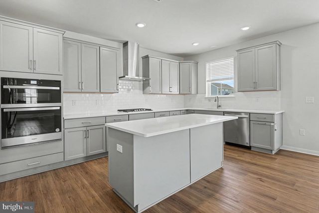 1165 MARIWILL DR, Quakertown, PA 18951