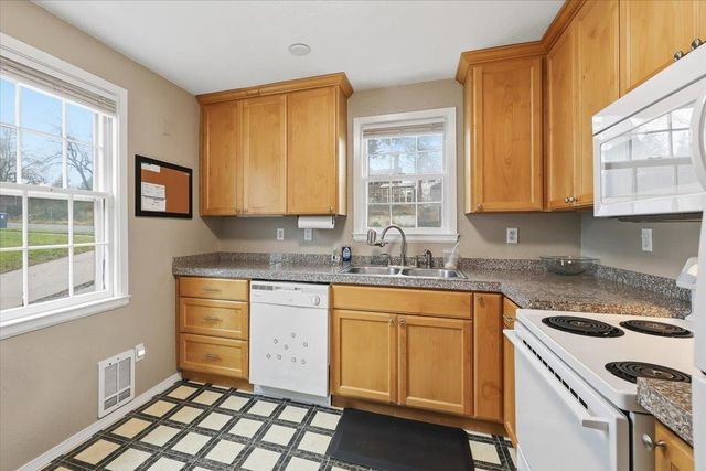 3105 W Rosamond Ave, Spokane, WA 99224