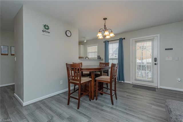 302 Geoffrey Way, Kernersville, NC 27284