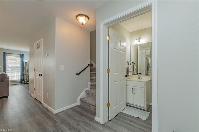 302 Geoffrey Way, Kernersville, NC 27284