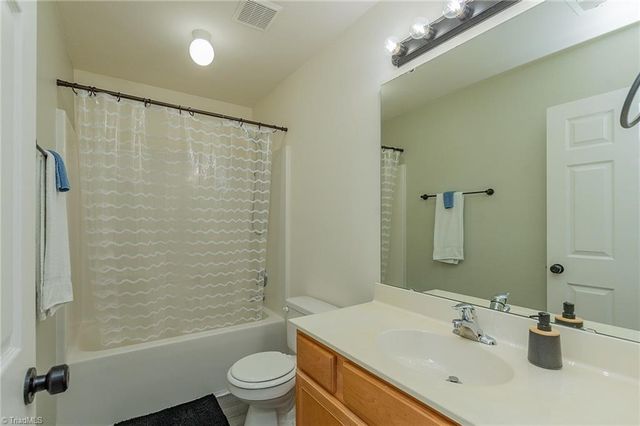 302 Geoffrey Way, Kernersville, NC 27284