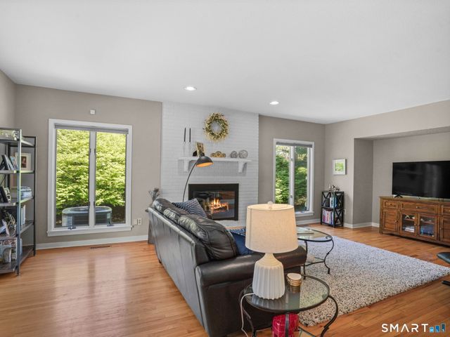 4490 Madison Avenue, Trumbull, CT 06611