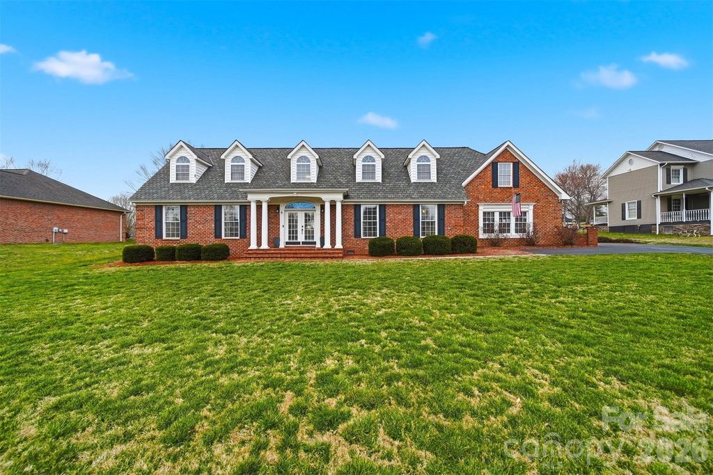 8 Morningside Drive, Granite Falls, NC 28630