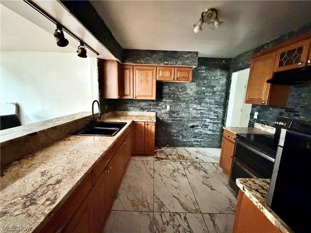 1766 Arthur Drive NW, Warren, OH 44485