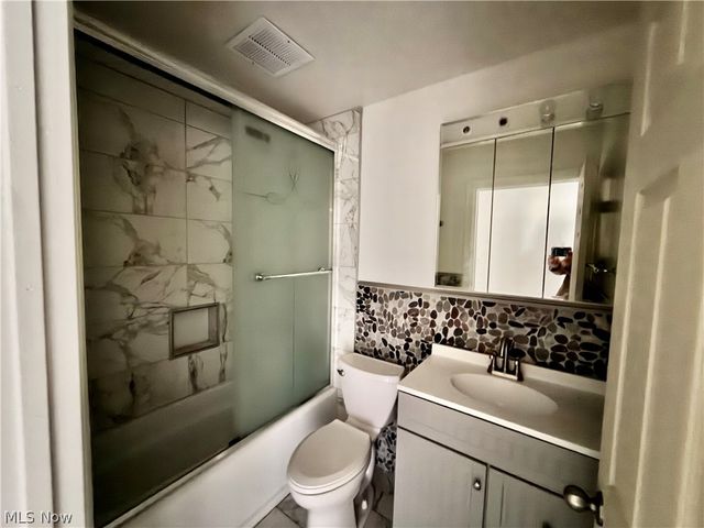 1766 Arthur Drive NW, Warren, OH 44485