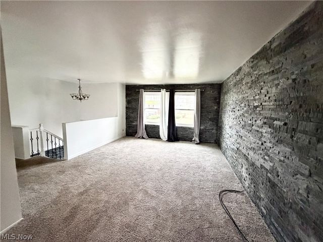 1766 Arthur Drive NW, Warren, OH 44485