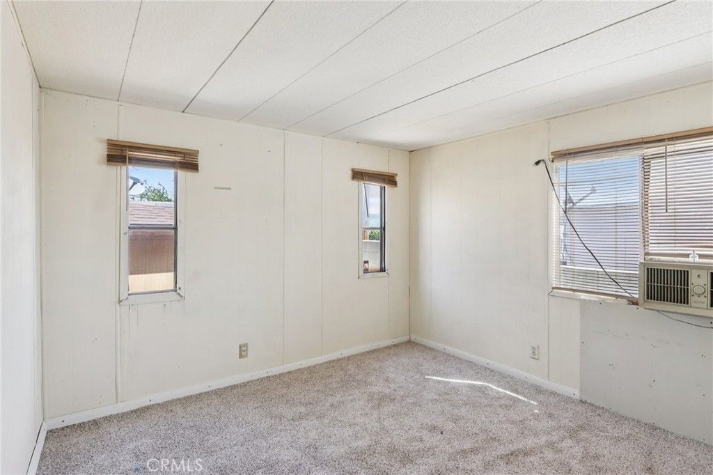 Image 14 of property listing at 17333 Valley 15E, Fontana, CA 92335