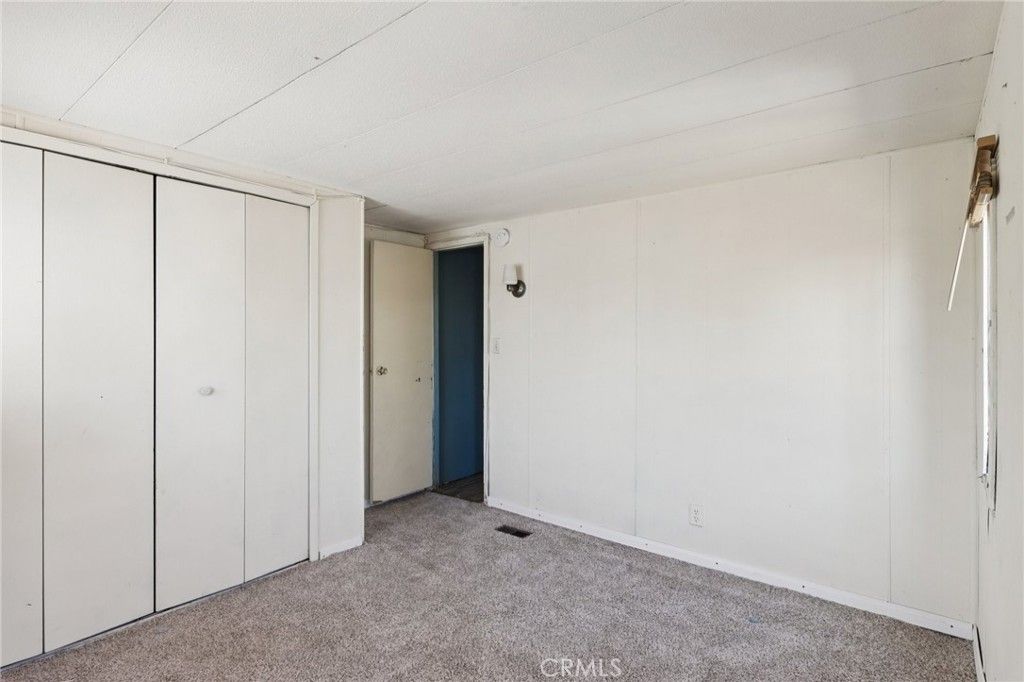 Image 16 of property listing at 17333 Valley 15E, Fontana, CA 92335