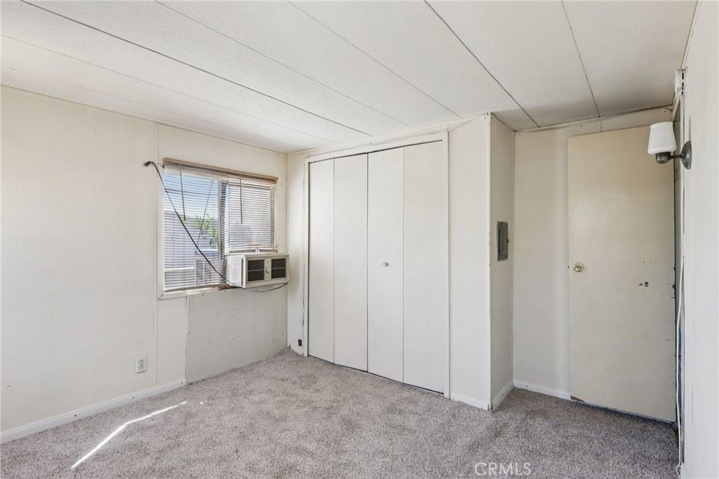 Image 17 of property listing at 17333 Valley 15E, Fontana, CA 92335