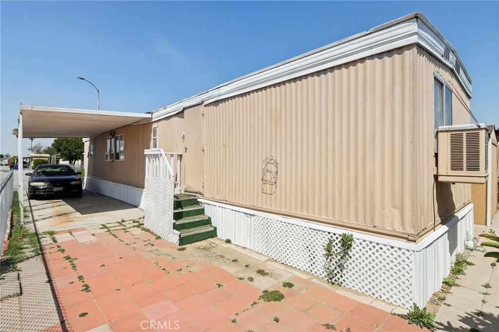 Image 18 of property listing at 17333 Valley 15E, Fontana, CA 92335