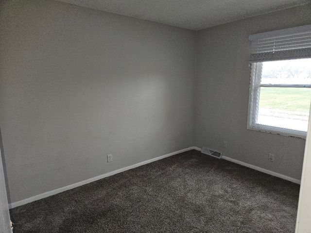 1571 NW 93rd Court, Clive, IA 50325