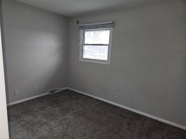 1571 NW 93rd Court, Clive, IA 50325