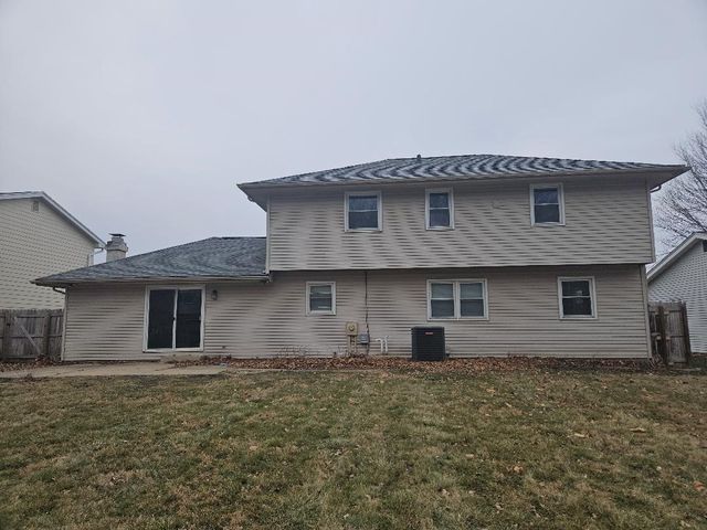 1571 NW 93rd Court, Clive, IA 50325