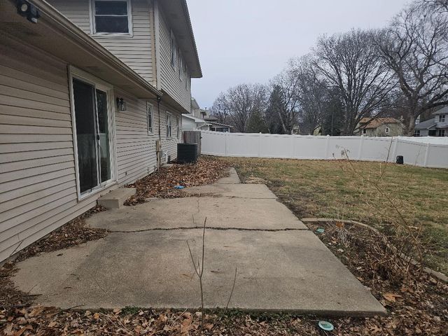 1571 NW 93rd Court, Clive, IA 50325