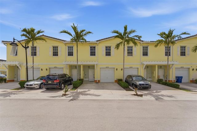 4032 NW 11th St 4032, Lauderhill, FL 33313