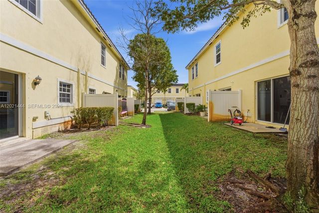 4032 NW 11th St 4032, Lauderhill, FL 33313
