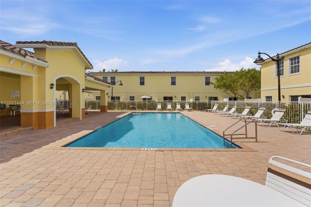 4032 NW 11th St 4032, Lauderhill, FL 33313