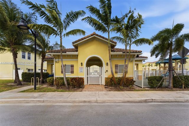4032 NW 11th St 4032, Lauderhill, FL 33313