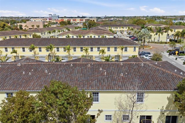 4032 NW 11th St 4032, Lauderhill, FL 33313