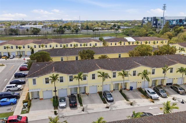 4032 NW 11th St 4032, Lauderhill, FL 33313