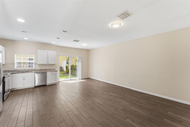 4032 NW 11th St 4032, Lauderhill, FL 33313