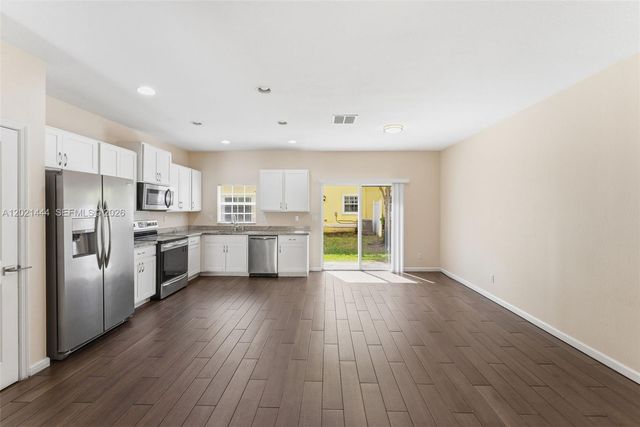 4032 NW 11th St 4032, Lauderhill, FL 33313