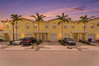 4032 NW 11th St 4032, Lauderhill, FL 33313