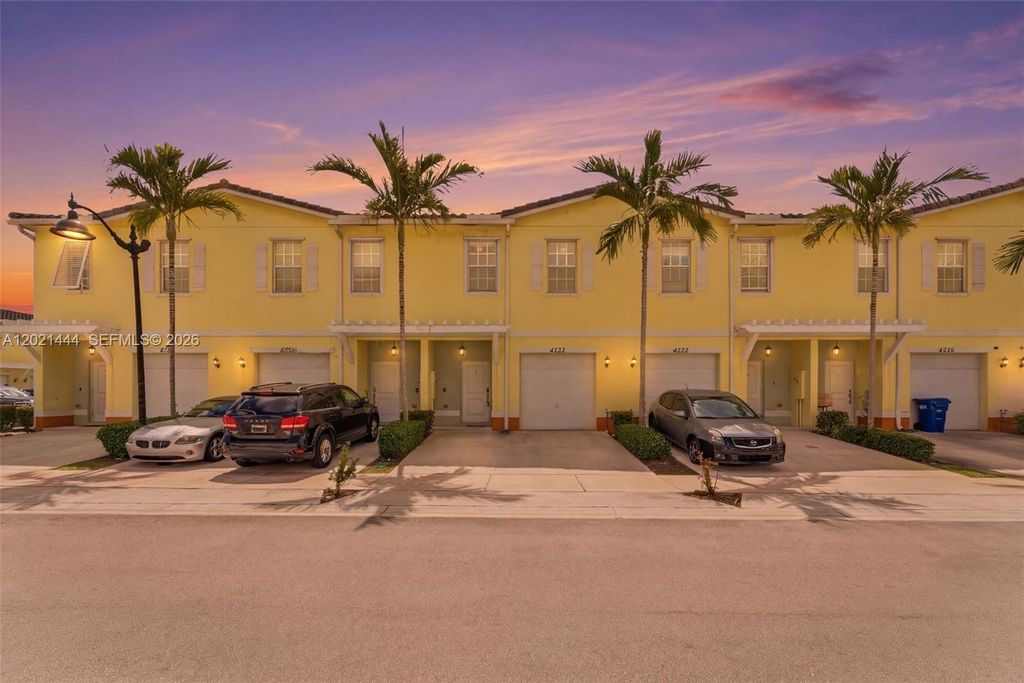 4032 NW 11th St 4032, Lauderhill, FL 33313