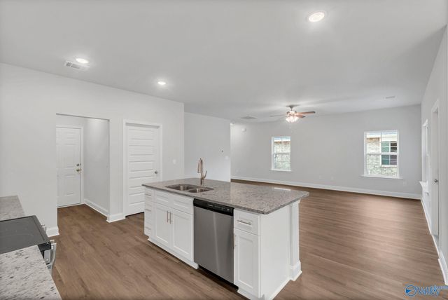 15495 Lapwing Cove, Athens, AL 35611