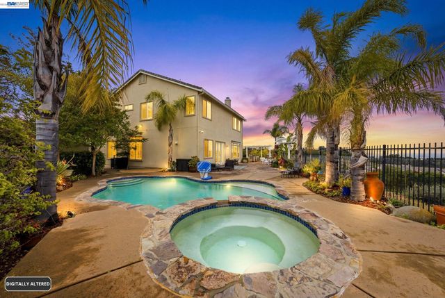 5336 Pacific Terrace Ct, Castro Valley, CA 94552