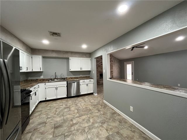 4123 Crenshaw Dr, Corpus Christi, TX 78413