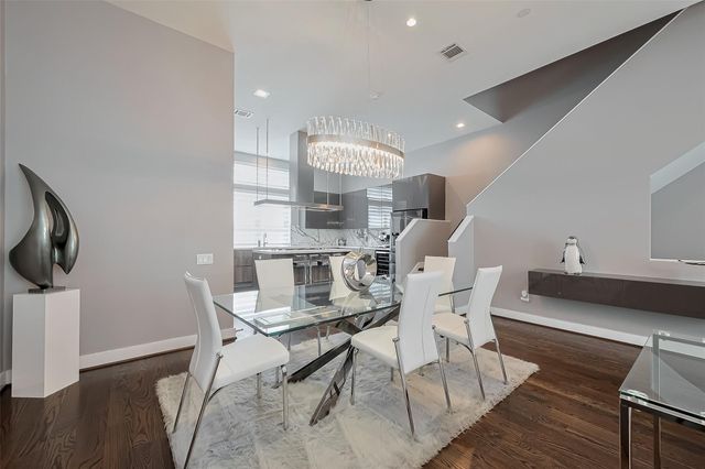 5919 E Post Oak Lane, Houston, TX 77055