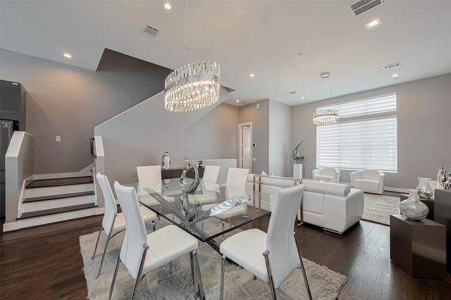 5919 E Post Oak Lane, Houston, TX 77055